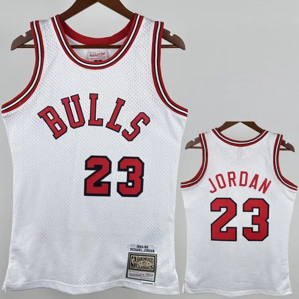 1984-85 BULLS JORDAN #23 White Retro Top Quality Hot Pressing NBA Jersey(圆领)