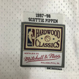 1998 BULLS PIPPEN #33 White Retro Top Quality Hot Pressing NBA Jersey