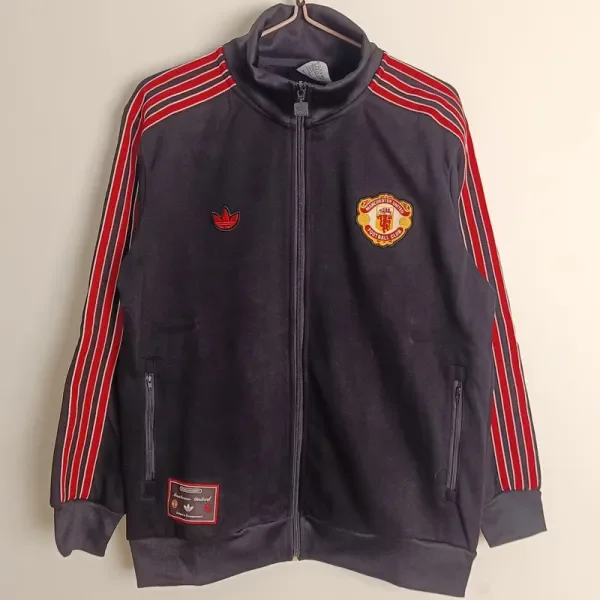 24-25 Man Utd Black windbreaker