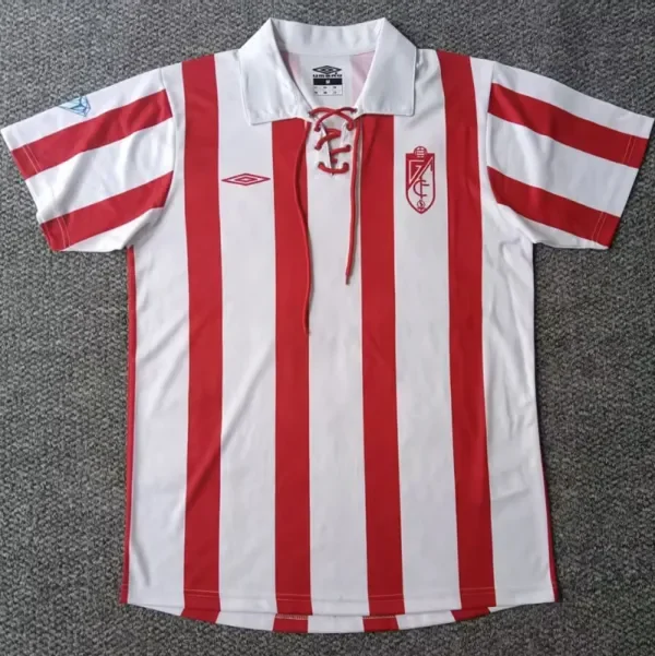 2005-2006 Granada Home Retro Soccer Jersey(带草)