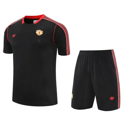 25-26 Man Utd Black Training Short Suit