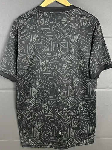 25-26 Sporting Lisbon Black Training shirts (黄广告)