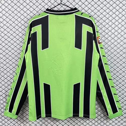 1999-2000 Wolfsburg Away Long Sleeve Soccer Jersey (长袖)