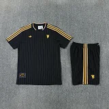 25-26 Man Utd Black Training Short Suit