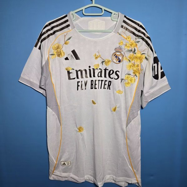 25-26 RMA Home 1:1 Fans Soccer Jersey (Embroidery version)