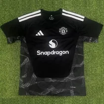 26-27 Man Utd Black Goalkeeper Fans Soccer Jersey 26-27 Man Utd Black Goalkeeper Fans Soccer Jersey