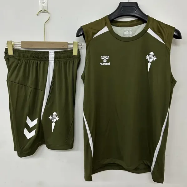 26-27 Celta Grey Tank top and shorts suit (背心短裤)