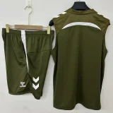 26-27 Celta Grey Tank top and shorts suit (背心短裤)