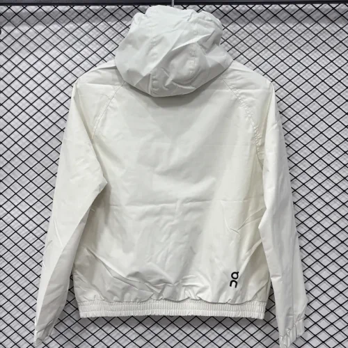 2026 ON Khaki Outdoor Jackets #Y506冲锋衣