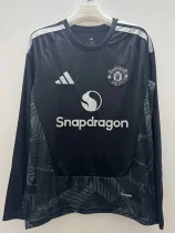 26-27 Man Utd Black Goalkeeper Long Sleeve Soccer Jersey (长袖) 26-27 Man Utd Black Goalkeeper Long Sleeve Soccer Jersey (长袖)