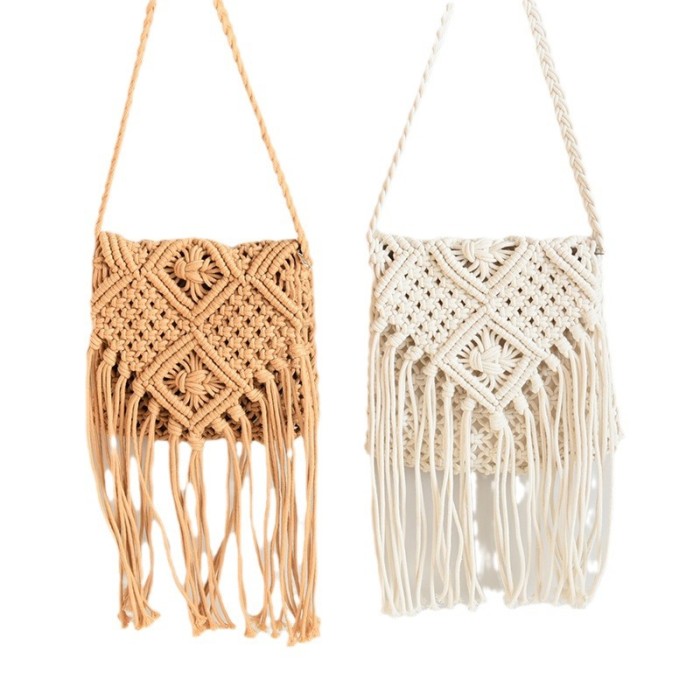 Women's Oblique Tassel Braided Bag