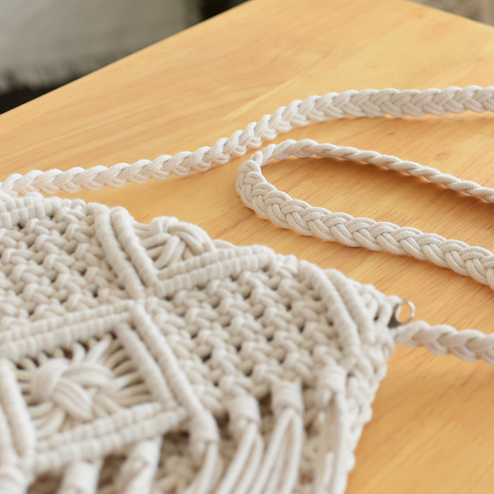 Women's Oblique Tassel Braided Bag