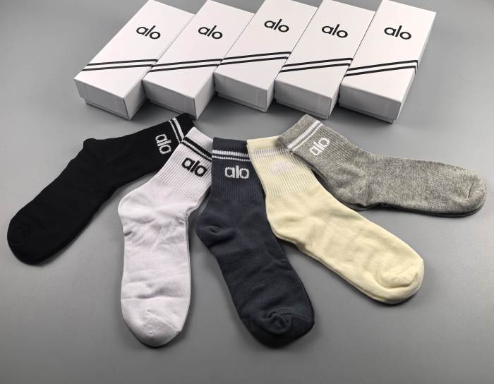 SMCL-3858 Top Quality Alo Yoga Antibacterial 5 Packing 1 Box Men's Mid-calf Socks With Box Package