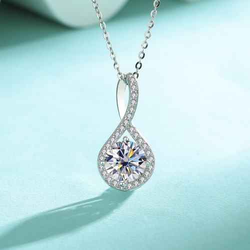 S925 Sterling Silver Moissanite Teardrop Necklace: Stylish and sophisticated pendant, elegant and versatile clavicle chain for women.