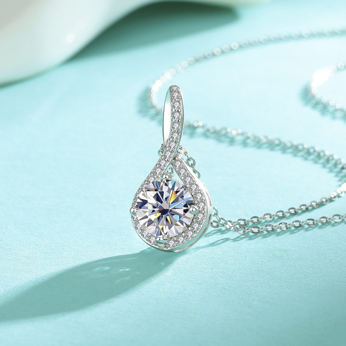 S925 Sterling Silver Moissanite Teardrop Necklace: Stylish and sophisticated pendant, elegant and versatile clavicle chain for women.