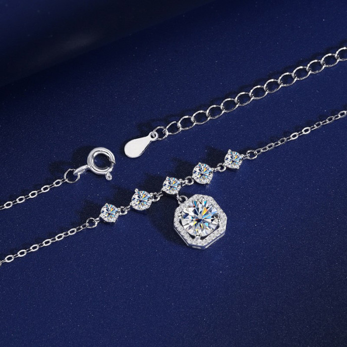 S925 Sterling Silver Moissanite Necklace for Women - Popular Style, High-End, Fashionable, Versatile, Summer Sugar Cube Clavicle Chain