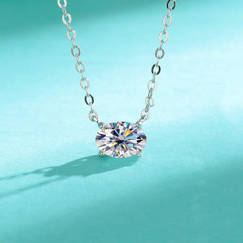 S925 sterling silver oval moissanite necklace, simple, luxurious, fashionable, and versatile clavicle chain.