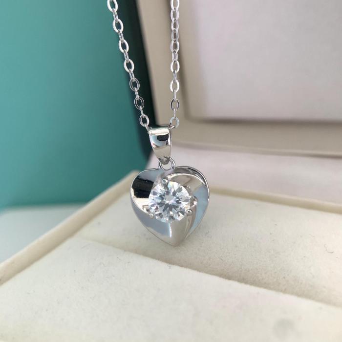 Pure Silver S925 Moissanite Heart Bloom Necklace, Light Luxury Niche Silver Pendant, Romantic Gift for Girlfriend