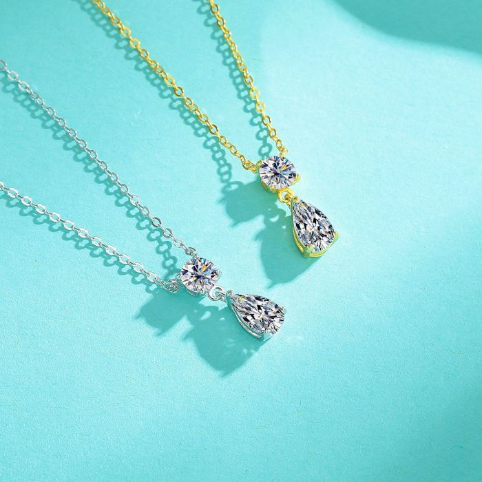 S925 sterling silver necklace for women, moissanite teardrop pendant, understated luxury, simple and stylish, high-end clavicle chain.