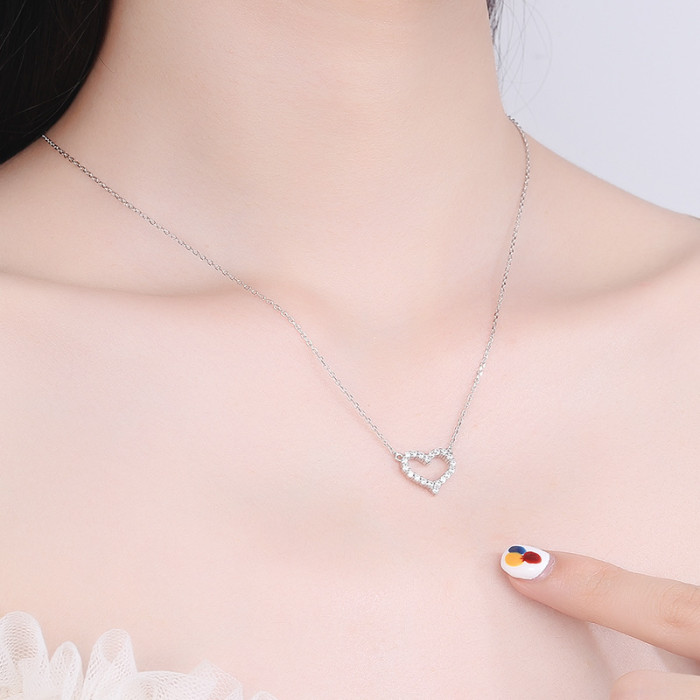 S925 Sterling Silver Heart Women's Moissanite Necklace, Simple and Delicate, Mini and Fresh, Gift for Wife, Best Friend, Valentine's Day or Birthday