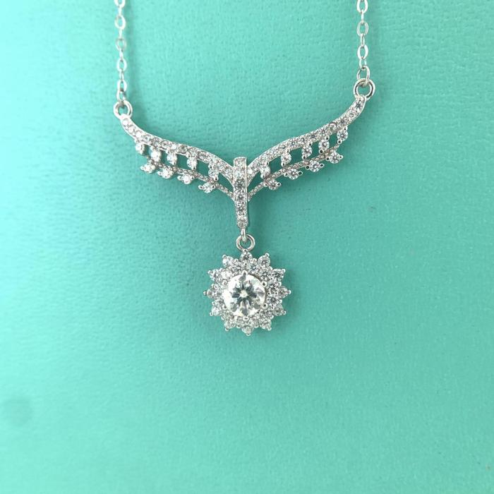 S925 Sterling Silver Moissanite Fish Tail Sunflower Necklace for Women, Ins-Style Clavicle Chain, Gift for Best Friend, New Spring Style
