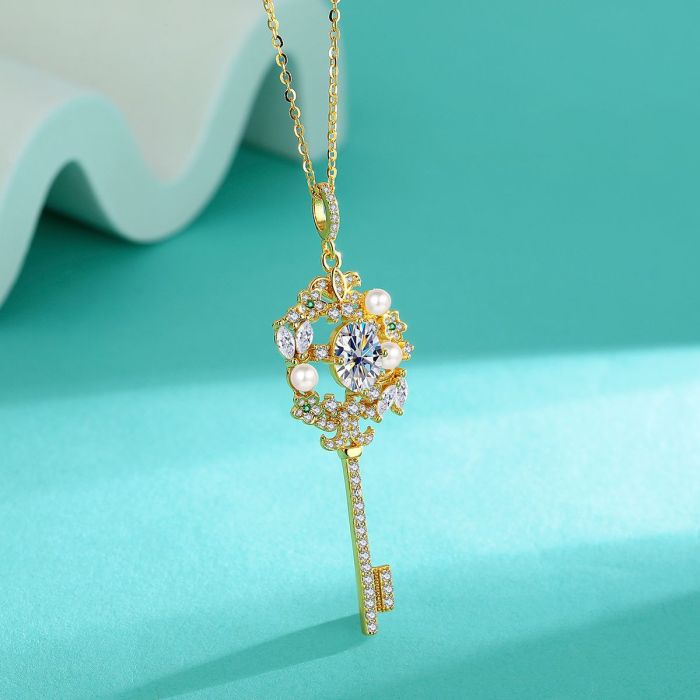 S925 Sterling Silver Luxury Key Pendant with Moissanite, Pearl, and Zircon Clavicle Chain