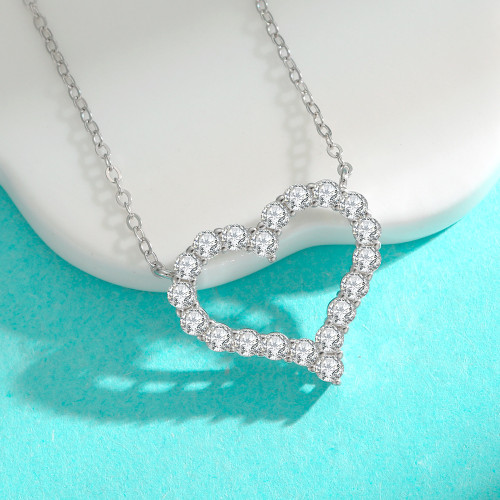 S925 Sterling Silver Moissanite Large Heart Necklace with Full Diamond Heart Pendant - Simple and High-End Clavicle Chain