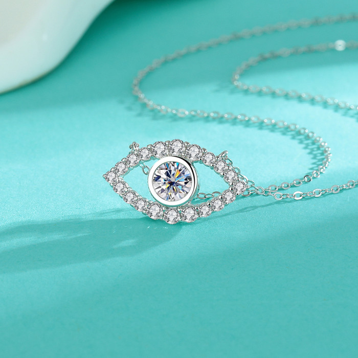 925 Sterling Silver Pendant, Fashionable and Unique Jewelry, Factory Direct Supply, Angel Eye Inlaid Moissanite Necklace/Collarbone Chain