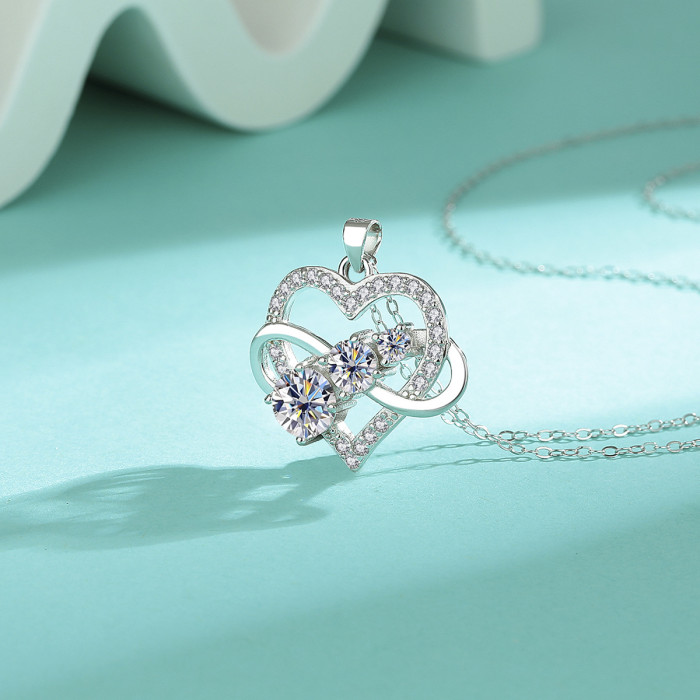 S925 Styrosilver Moissanite Heart Necklace for Women - Luxurious and Stylish Collarbone Chain