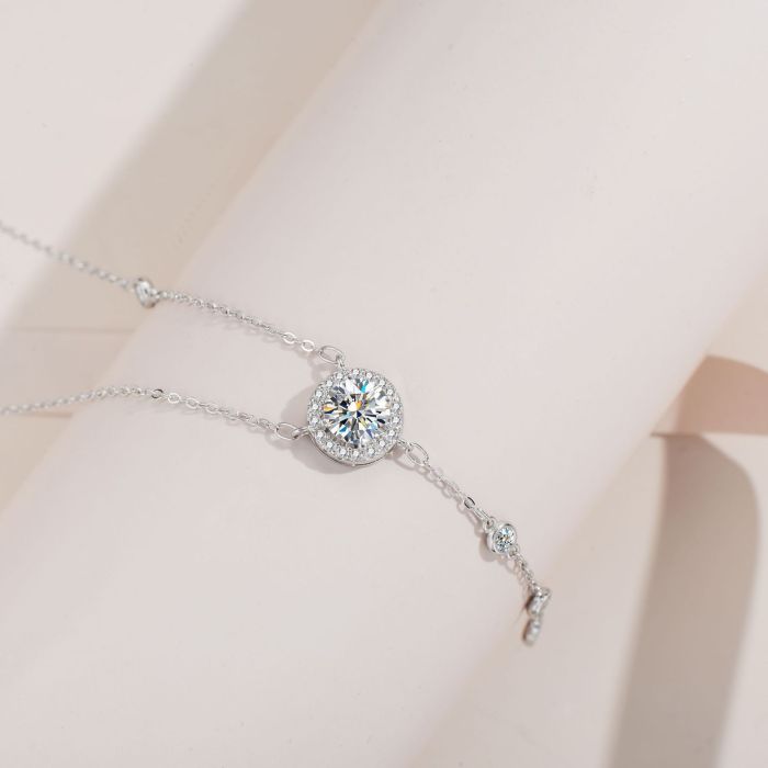 S925 Moissanite Necklace New Style, Minimalist Fashionable and Versatile Pendant, Clavicle Chain, Simple and Unique