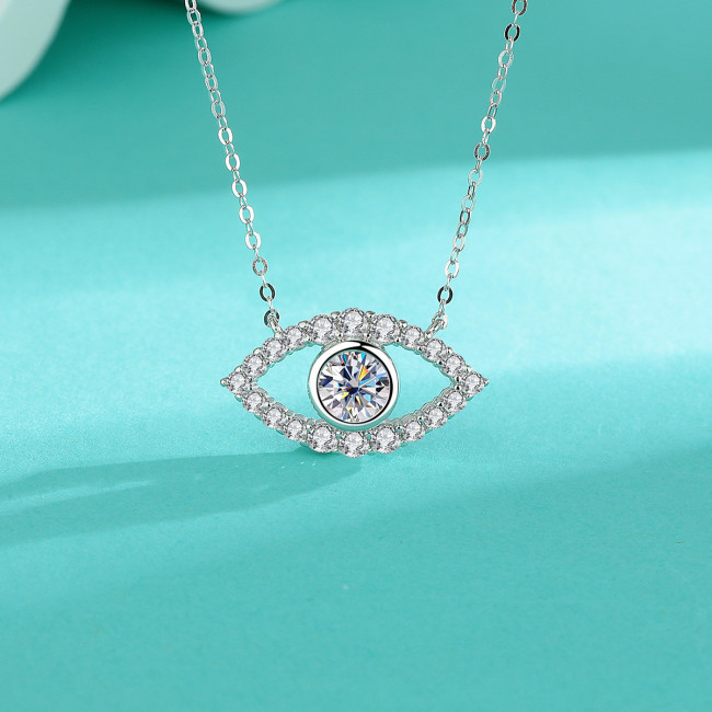 925 Sterling Silver Pendant, Fashionable and Unique Jewelry, Factory Direct Supply, Angel Eye Inlaid Moissanite Necklace/Collarbone Chain