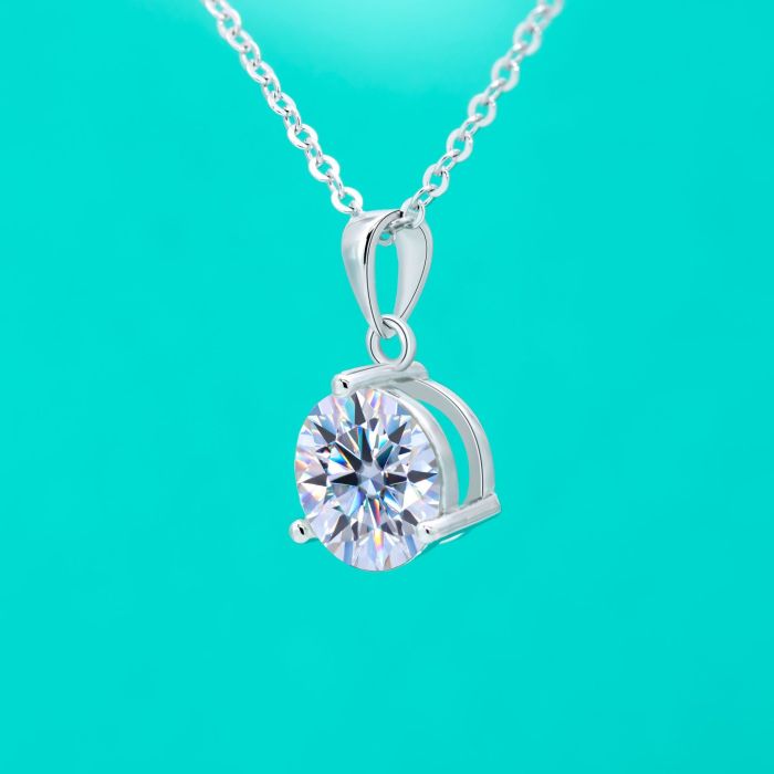 S925 Sterling Silver Moissanite Minimalist Luxury Style Single Diamond Three-Prong Pendant Necklace for Women, Unique Design, Collarbone Chain