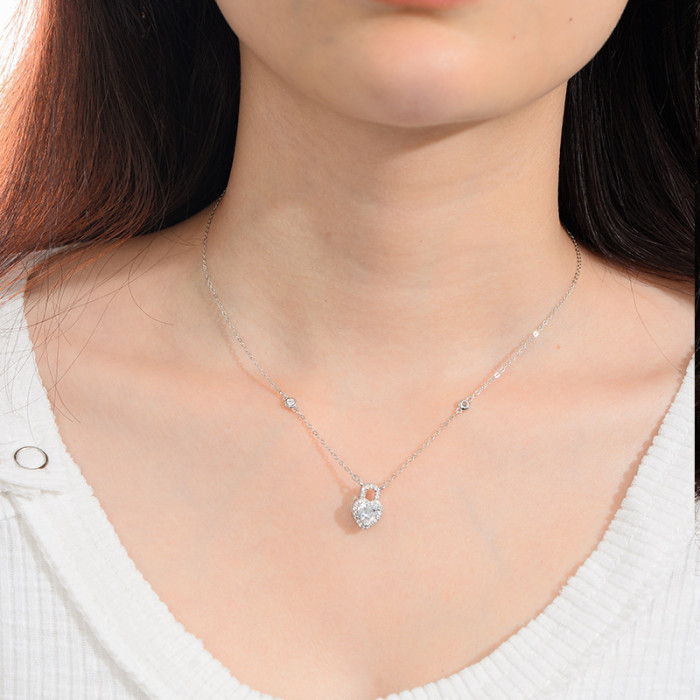 S925 Sterling Silver Heart Necklace for Women, Niche Design, Light Luxury Clavicle Chain, Simple Moissanite Pendant
