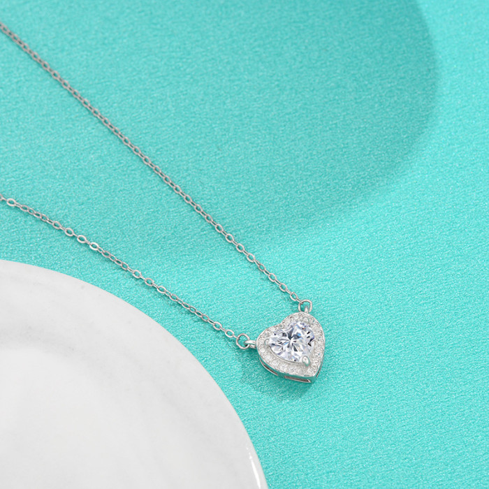 S925 Sterling Silver Luxury Romantic Heart Necklace, Niche Design, Luxury Heart-Shaped Moissanite Pendant Necklace