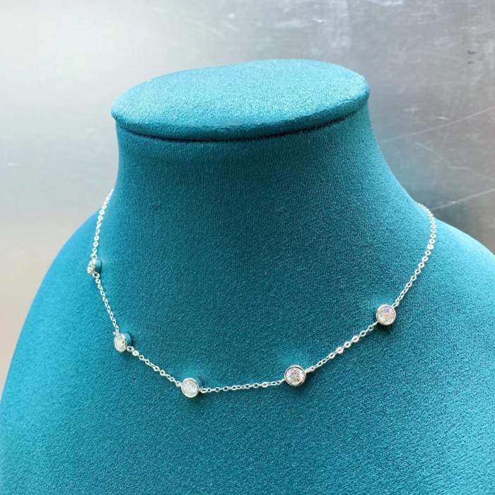 Simple and versatile S925 sterling silver moissanite bubble necklace with starry sky design, a Korean style clavicle chain.
