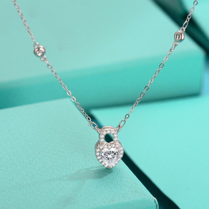S925 Sterling Silver Heart Necklace for Women, Niche Design, Light Luxury Clavicle Chain, Simple Moissanite Pendant