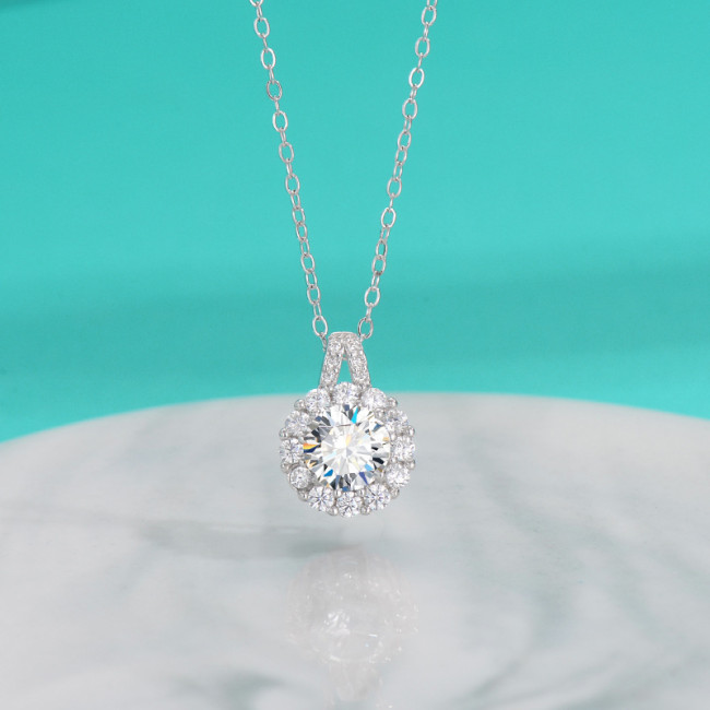 New S925 Sterling Silver Moissanite Diamond Necklace Sunflower Clavicle Chain, Luxury Niche Design for Women