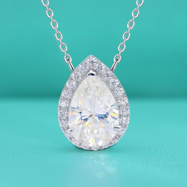 Teardrop-shaped moissanite and diamond necklace for women, S925 sterling silver, light luxury micro-pave princess pendant accessory.