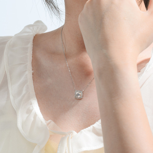 S925 Sterling Silver Square Moissanite Diamond Necklace, Light Luxury, Simple, Niche Design, Clavicle Chain, Small Sugar Cube Pendant