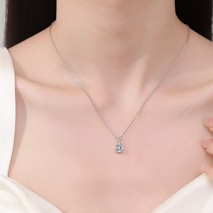 S925 Sterling Silver Tear Moissanite Necklace: A sophisticated and stylish pendant necklace with a touch of understated luxury, versatile design, and elegant style.