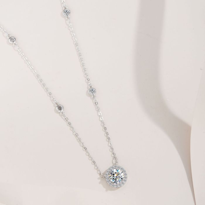 Moissanite necklace for women, S925 sterling silver round pendant with micro-pave setting, high-end and understated luxury.