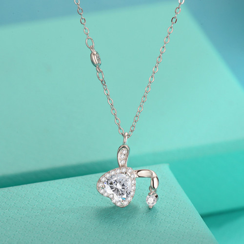 Moissanite S925 sterling silver pendant, fashionable, versatile, understated luxury, niche clavicle chain