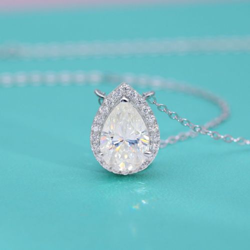 Teardrop-shaped moissanite and diamond necklace for women, S925 sterling silver, light luxury micro-pave princess pendant accessory.