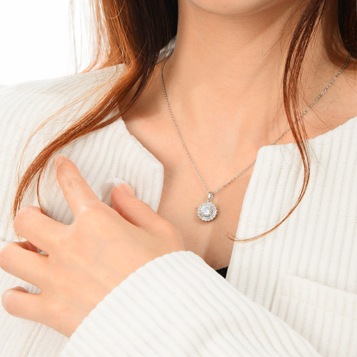 Sterling silver S925 moissanite minimalist necklace with diamond flower pendant, a Valentine's Day gift for your girlfriend, a luxurious clavicle chain.
