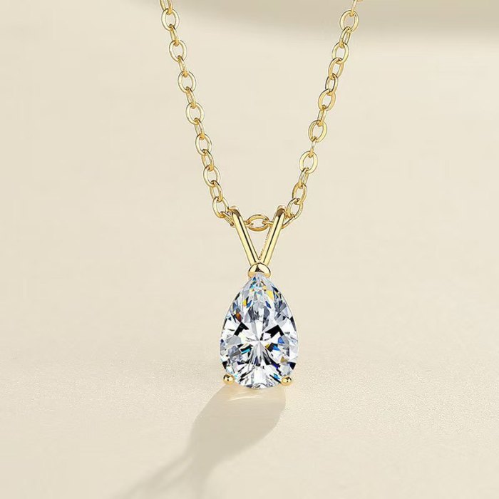 S925 Sterling Silver Tear Moissanite Necklace: A sophisticated and stylish pendant necklace with a touch of understated luxury, versatile design, and elegant style.