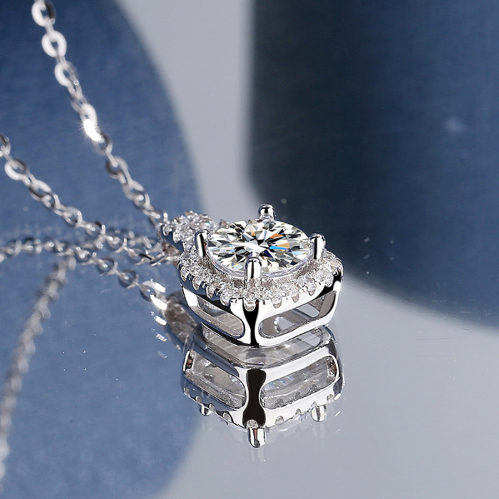 S925 Sterling Silver Moissanite Small Sugar Cube Necklace for Women, Four-Prong Pendant, Luxurious and Elegant Clavicle Chain, Versatile