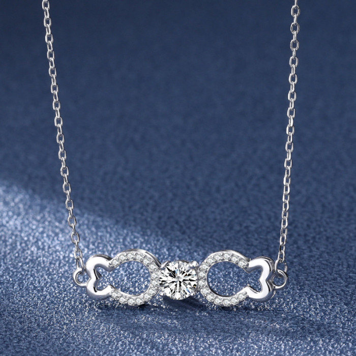 Moissanite S925 sterling silver necklace for women, fish-shaped bow, simple and stylish pendant, niche design, clavicle chain.