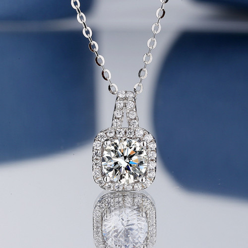 S925 Sterling Silver Moissanite Small Sugar Cube Necklace for Women, Four-Prong Pendant, Luxurious and Elegant Clavicle Chain, Versatile