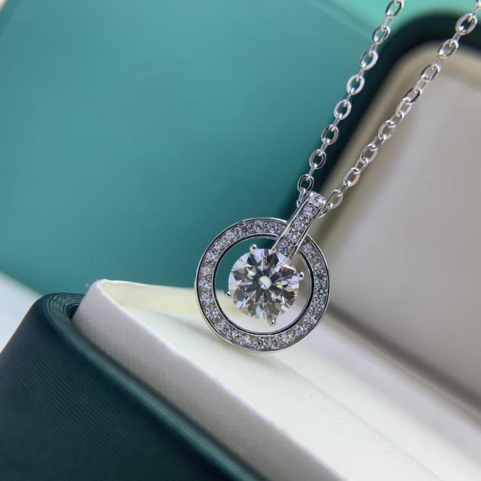 925 Sterling Silver Moissanite Center Round Pendant Openwork Clavicle Chain