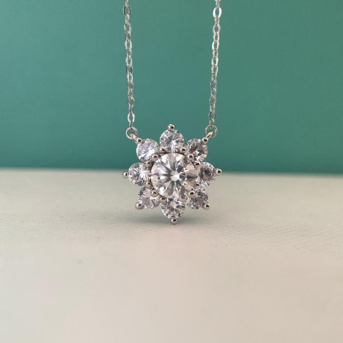 S925 Sterling Silver Moissanite Sunflower Necklace for Women, Unique Style, Full Diamond Flower Clavicle Chain
